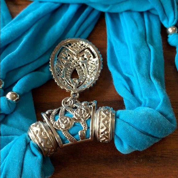 Scarf - Picture 4 of 4